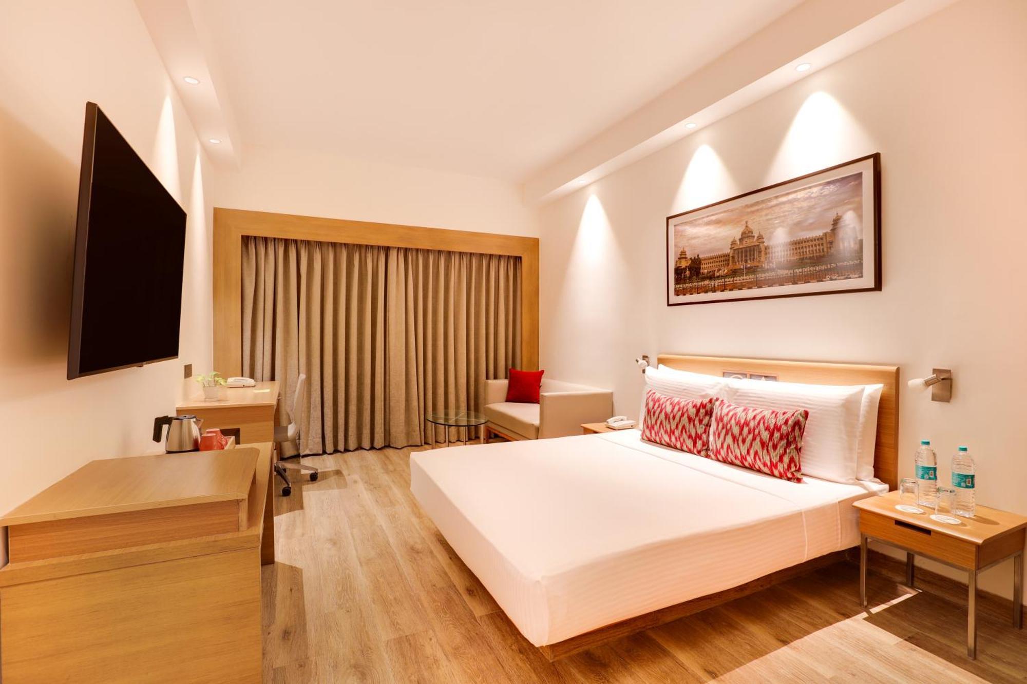 Lemon Tree Hotel Electronics City Bangalore Exterior photo