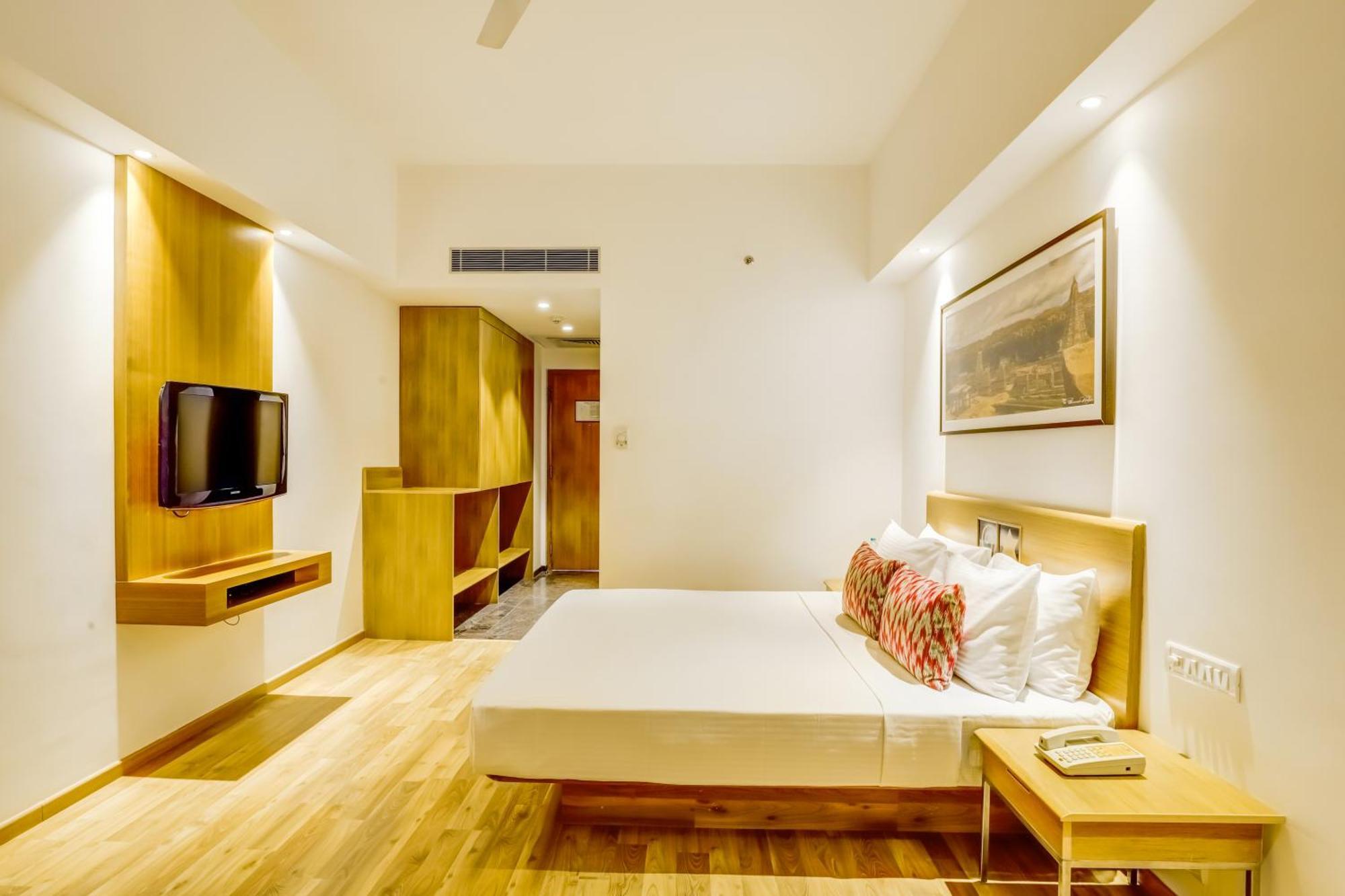 Lemon Tree Hotel Electronics City Bangalore Exterior photo